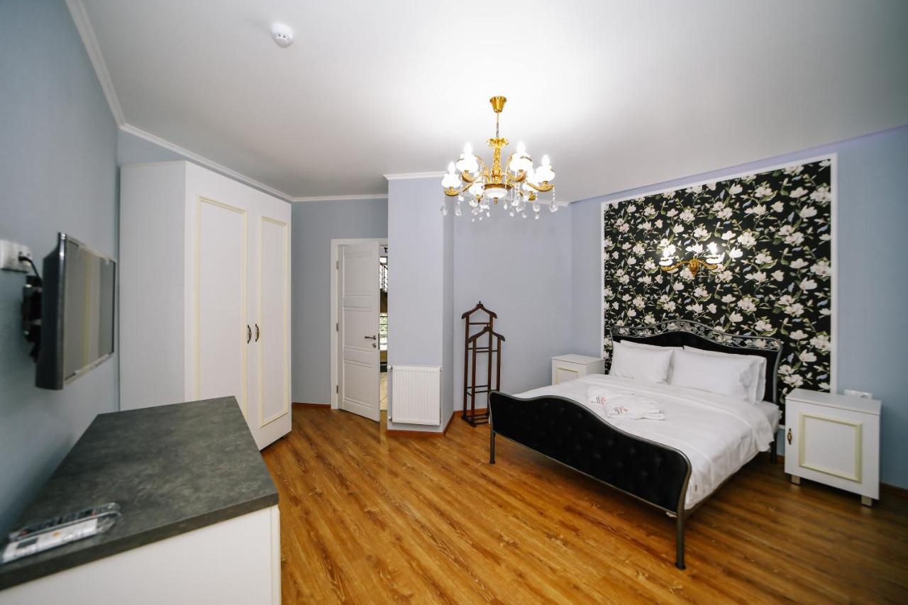 Rose Hotel Vake Tbilisi Esterno foto