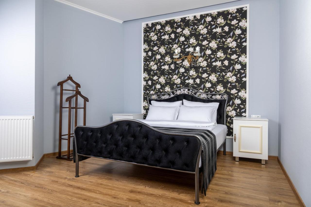 Rose Hotel Vake Tbilisi Esterno foto